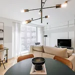 Melides - 2 Bedrooms And Pool In Avenidas Novas Lisbon