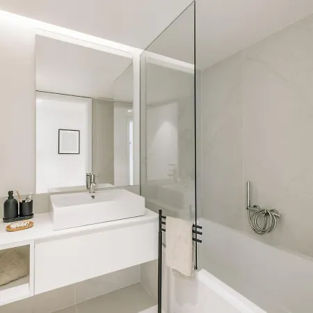 Melides - 2 Bedrooms And Pool In Avenidas Novas Apartment *