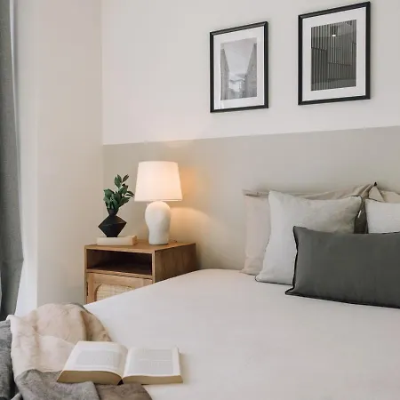 Melides - 2 Bedrooms And Pool In Avenidas Novas 리스본