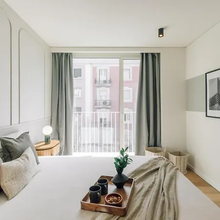 Melides - 2 Bedrooms And Pool In Avenidas Novas 아파트 리스본