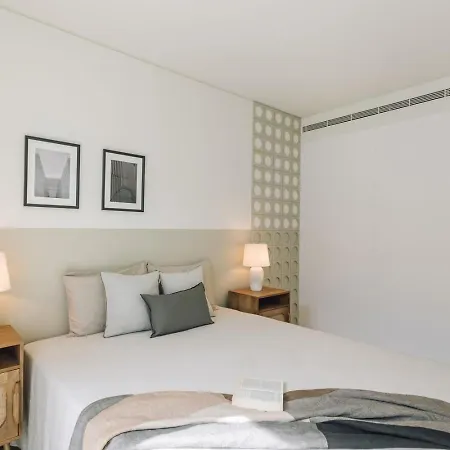 アパート Melides - 2 Bedrooms And Pool In Avenidas Novas リスボン